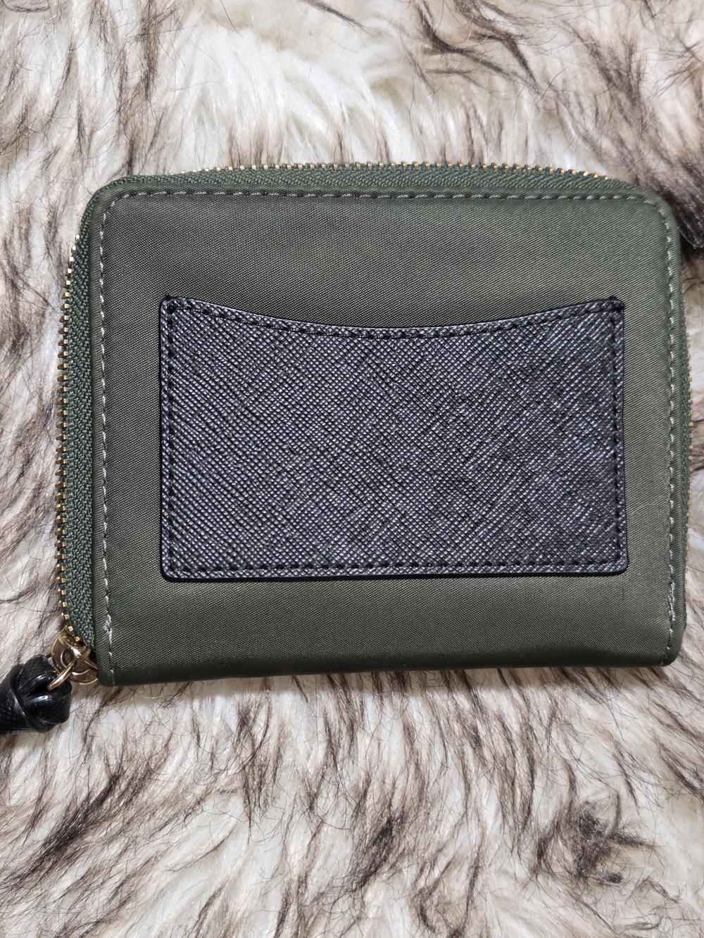 Kate Spade Darci Wilson Road wallet in an evergreen nylon material. - Picture 4 of 11